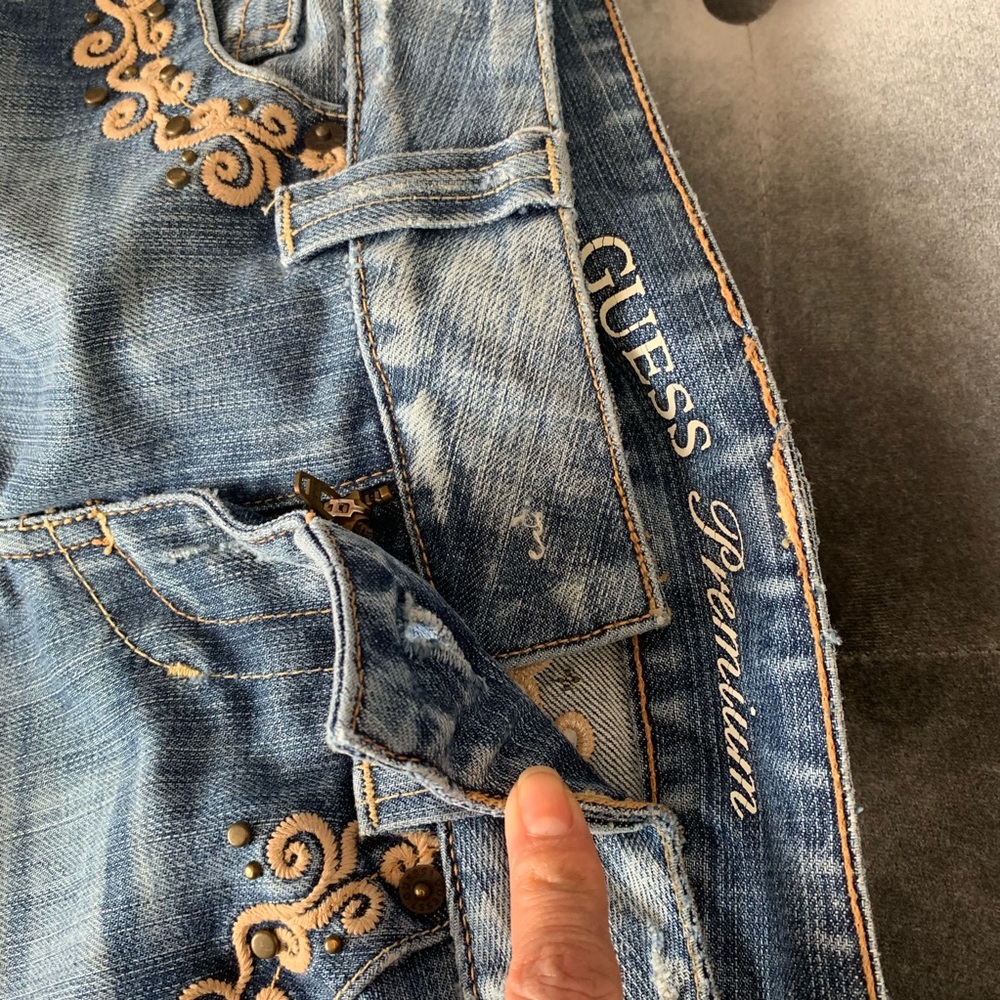 Guess Shorts - Picture 4 of 4